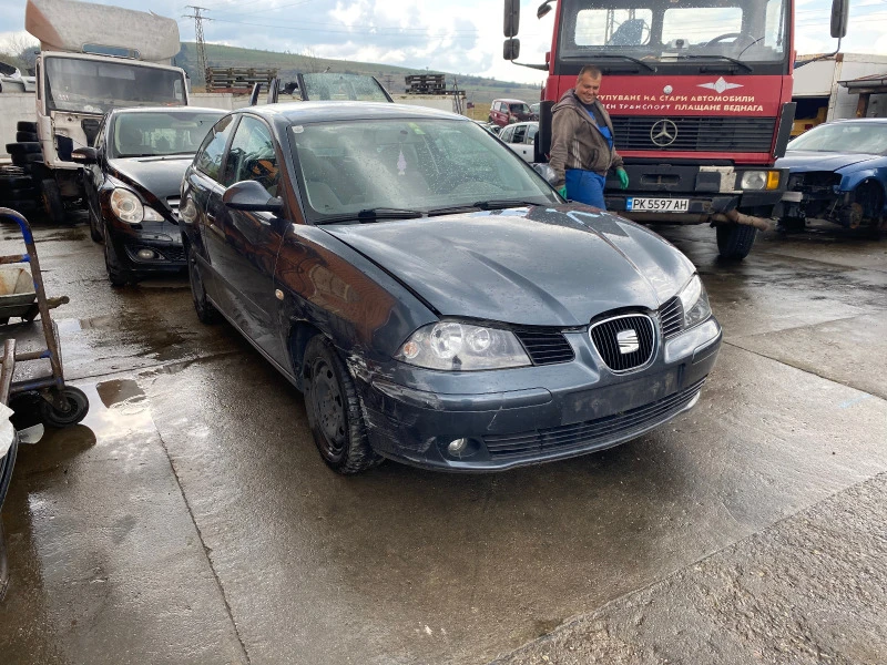 Seat Ibiza 1.4, снимка 2 - Автомобили и джипове - 40428912