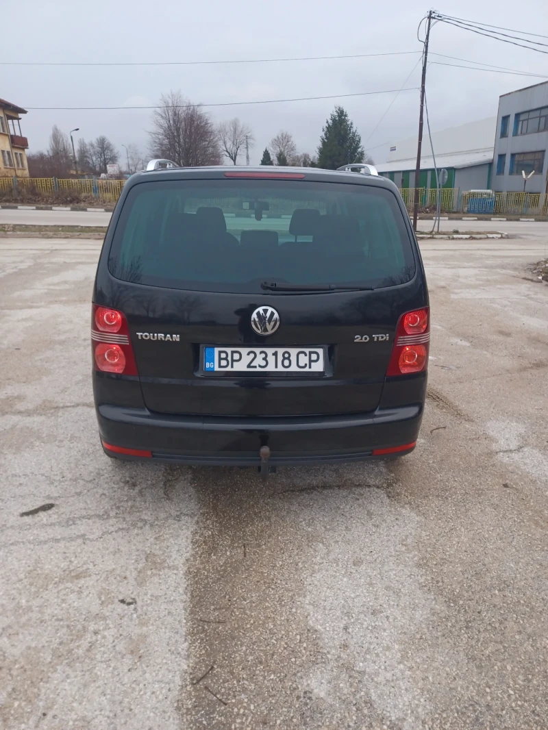 VW Touran 2.0 TDI, снимка 3 - Автомобили и джипове - 48473239