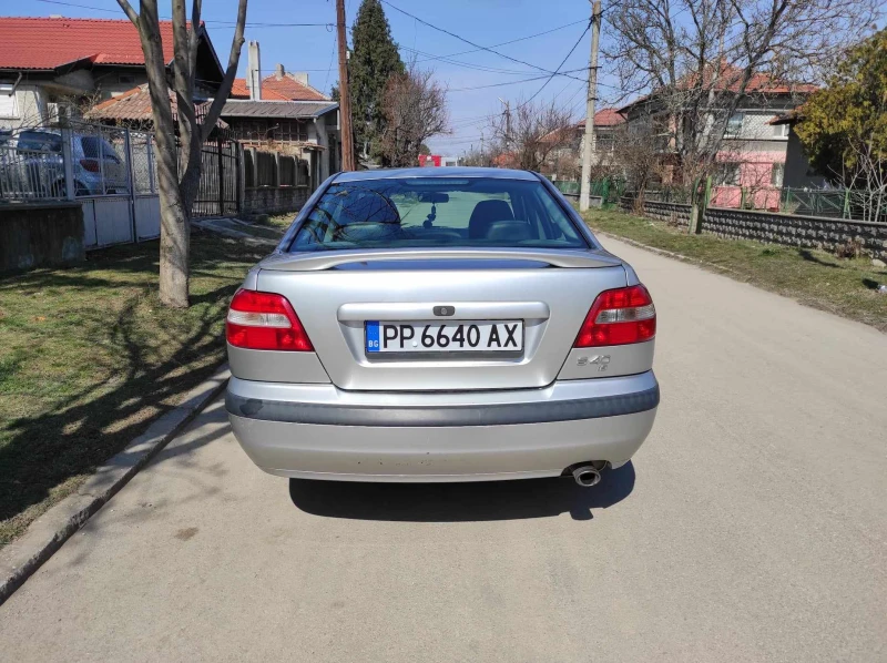 Volvo S40 1.8 ГАЗ, снимка 4 - Автомобили и джипове - 48492771