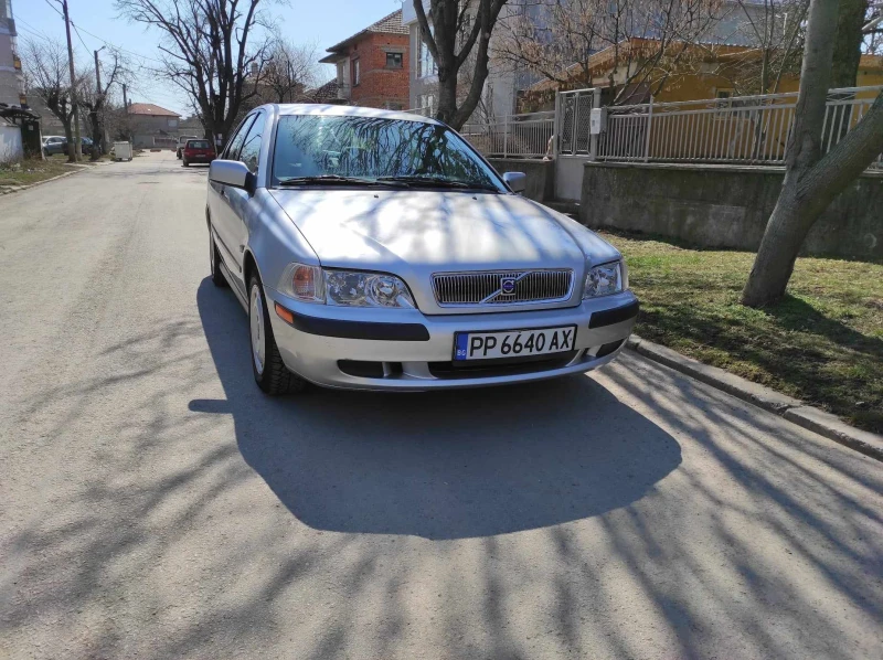 Volvo S40 1.8 ГАЗ, снимка 1 - Автомобили и джипове - 48492771