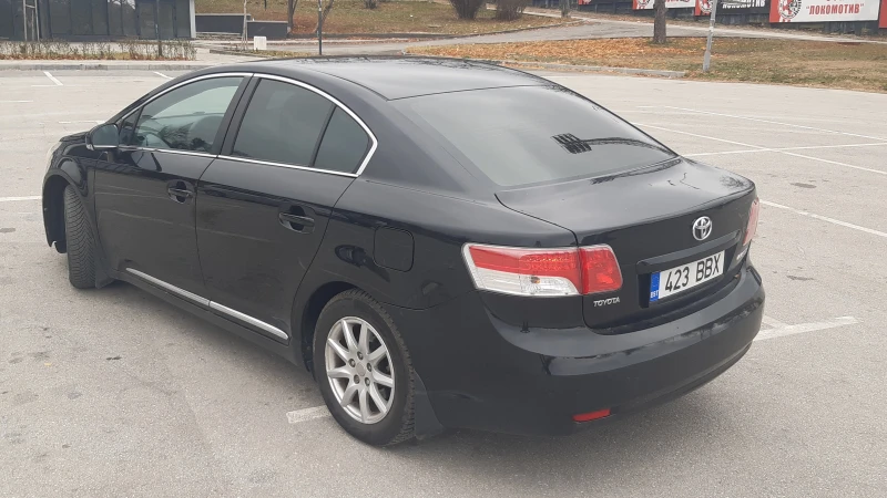 Toyota Avensis 1, 8 VVT-I, снимка 2 - Автомобили и джипове - 48540800