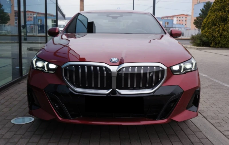 BMW i5 eDrive40, снимка 2 - Автомобили и джипове - 52411849