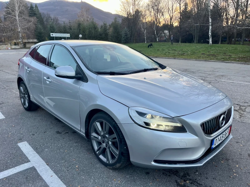 Volvo V40 Momentum, снимка 7 - Автомобили и джипове - 52813016