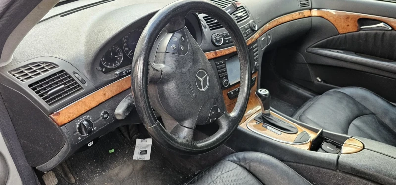Mercedes-Benz E 270 eleganse, снимка 10 - Автомобили и джипове - 53005365
