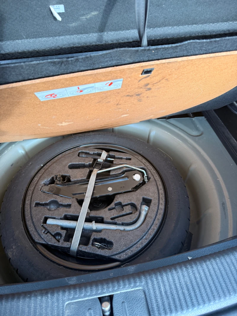 VW Golf Plus High Line-1.6 TDI -Kamera 105-k.c. Navi, снимка 14 - Автомобили и джипове - 53010763