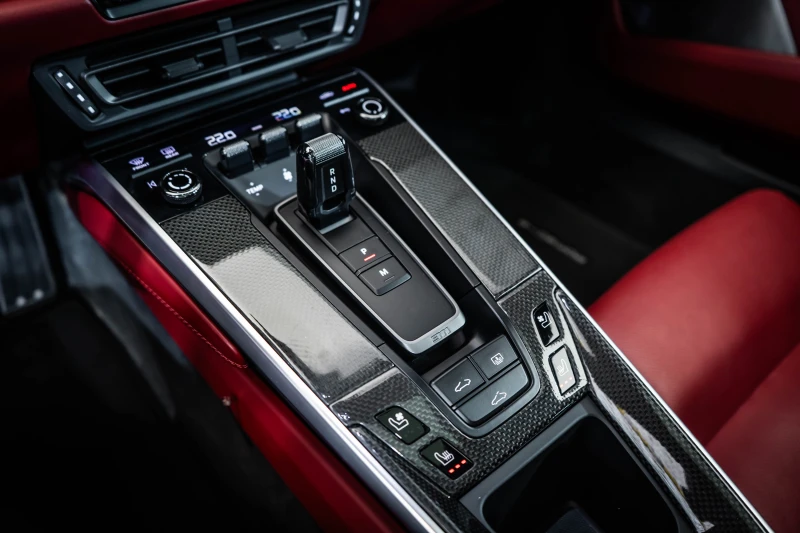 Porsche 911 Turbo S* Carbon* SportChrono* Burmester, снимка 9 - Автомобили и джипове - 53496891