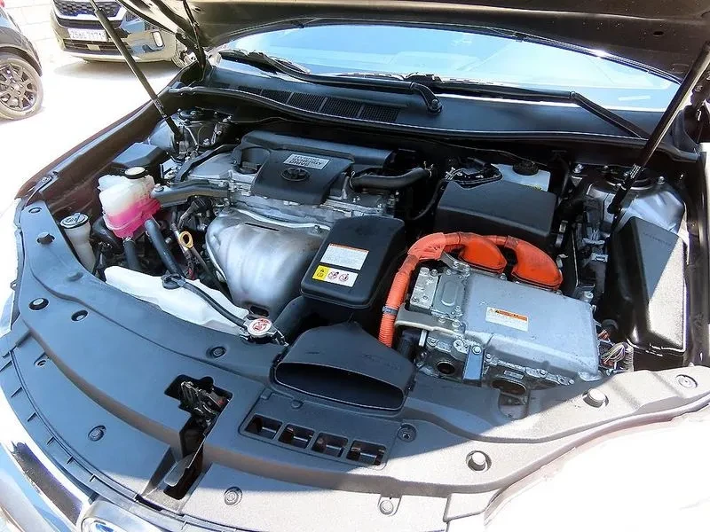 Toyota Camry 2.5 XLE HYBRID, снимка 5 - Автомобили и джипове - 56356591
