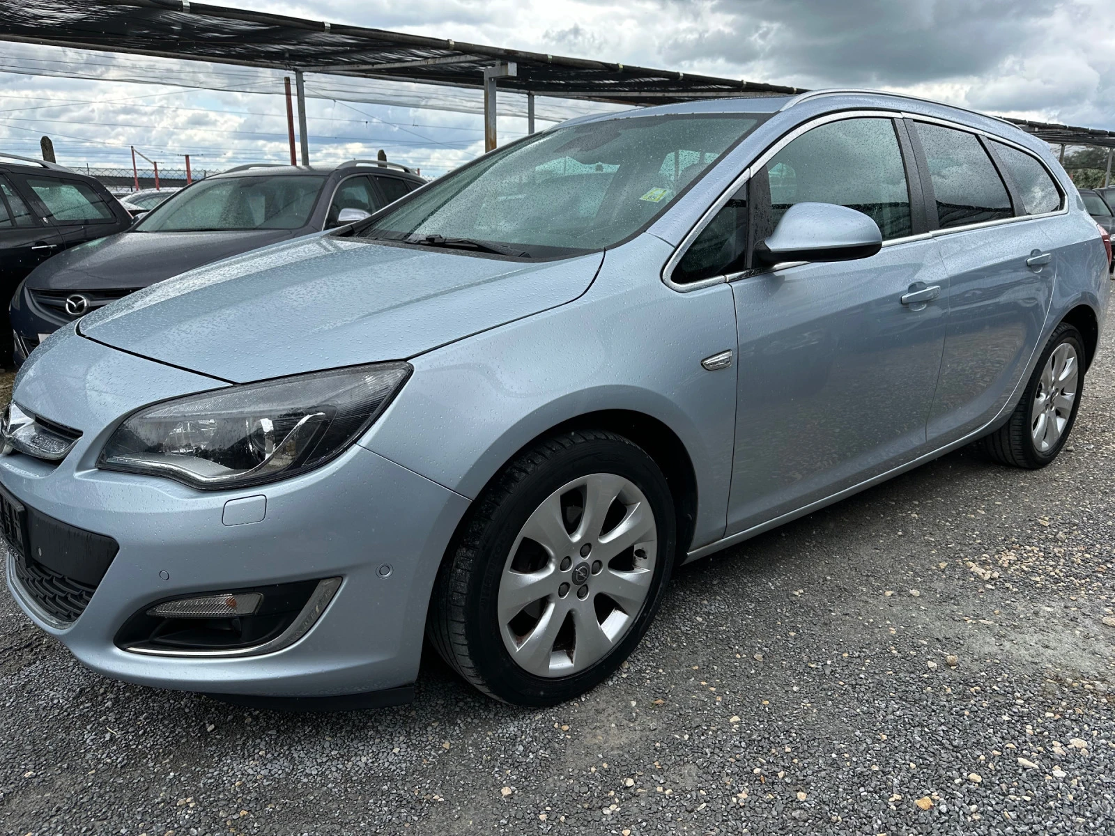 Opel Astra 1, 4 TURBO SPORTS TOURER - изображение 2