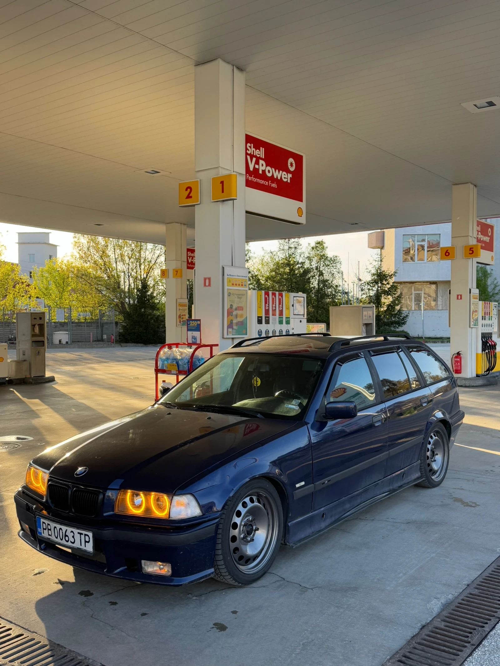BMW 318 TDS - изображение 2