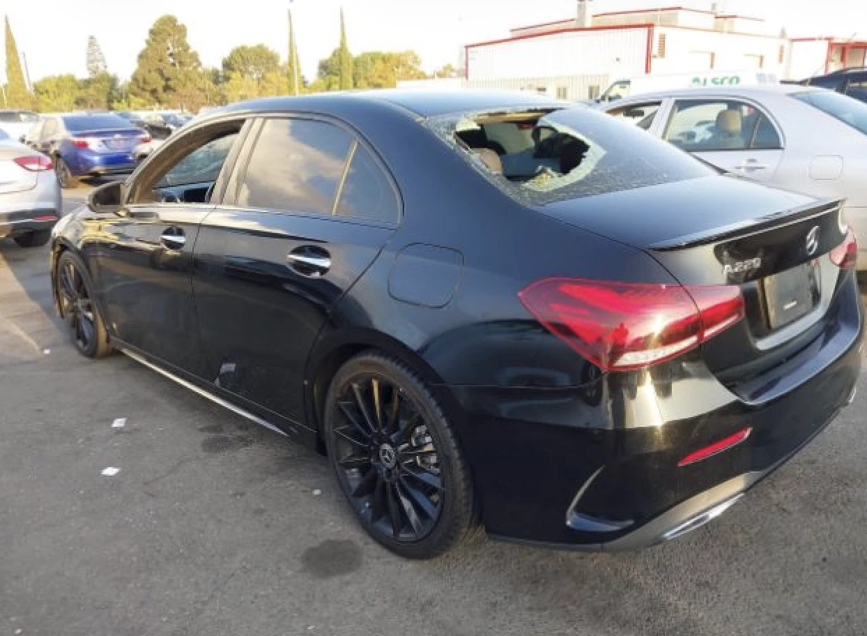 Mercedes-Benz A 220  - изображение 4