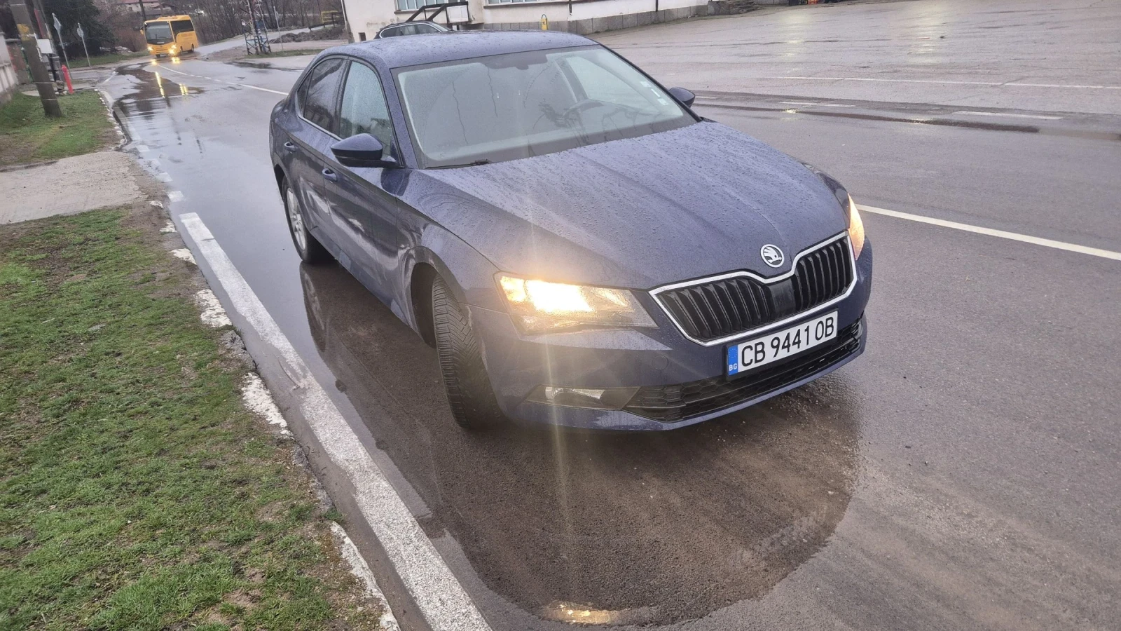 Skoda Superb НАПЪЛНО ОБСЛУЖЕН!, снимка 2 - Автомобили и джипове - 54073545