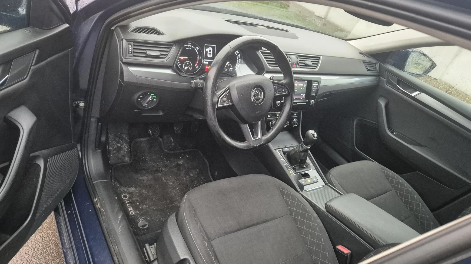 Skoda Superb НАПЪЛНО ОБСЛУЖЕН!, снимка 7 - Автомобили и джипове - 54073545