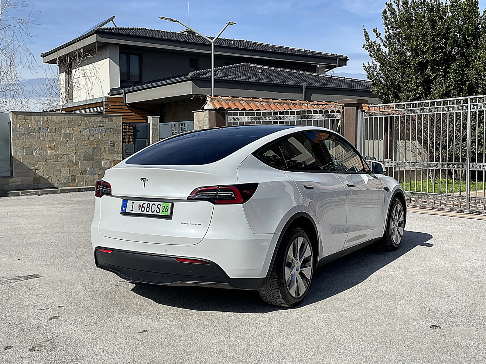 Tesla Model Y Long Range 4x4 Европейска Гаранция, снимка 8 - Автомобили и джипове - 54221587
