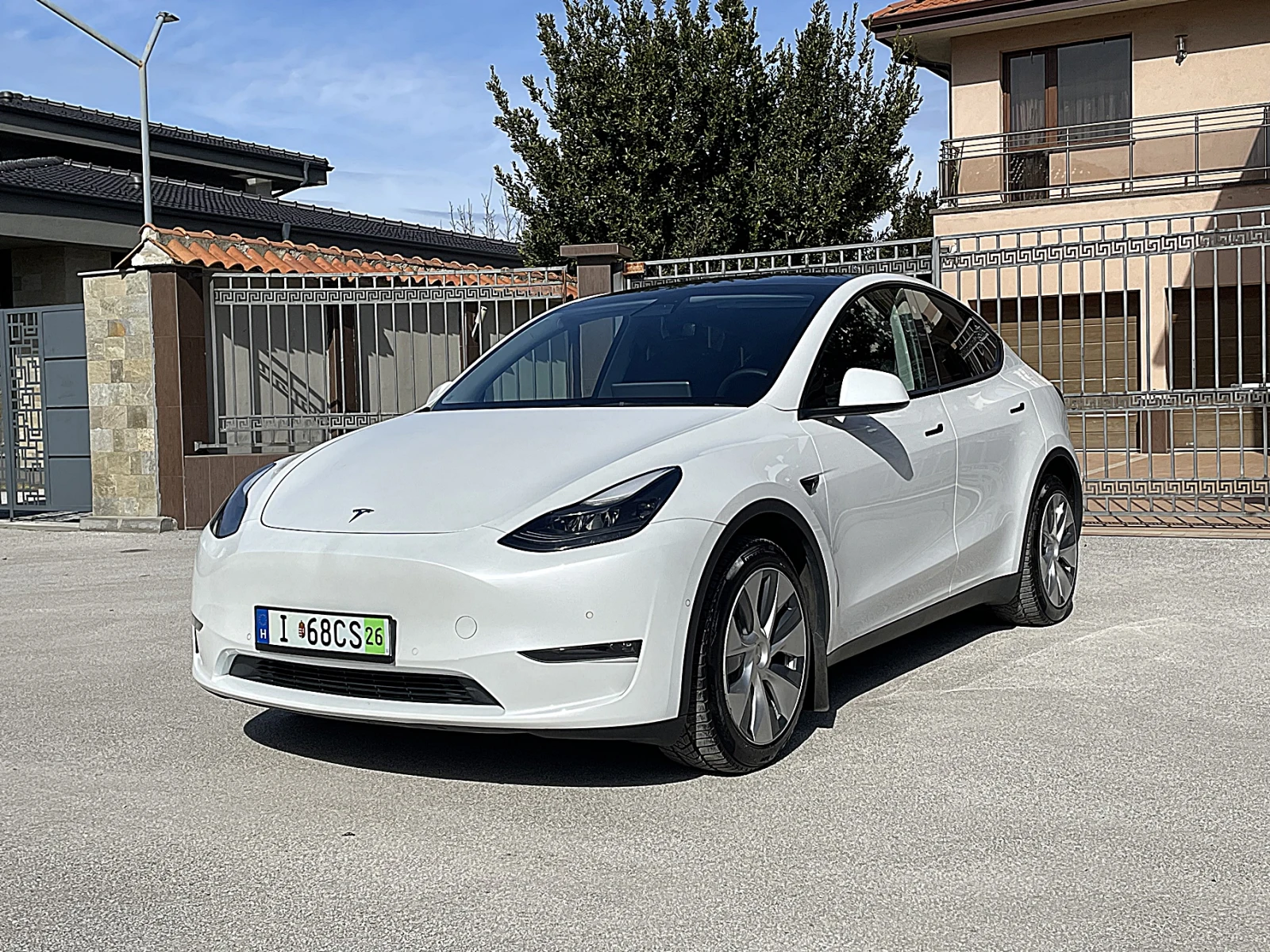 Tesla Model Y Long Range 4x4 Европейска Гаранция