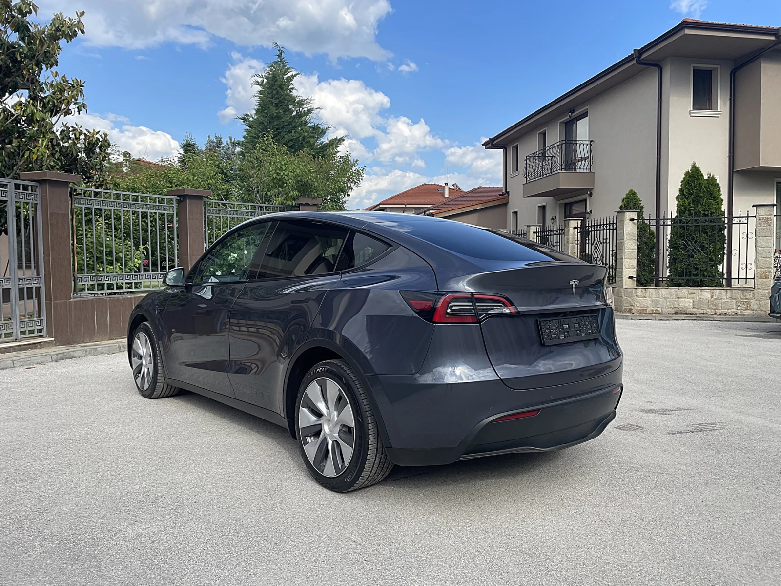 Tesla Model Y Long Range 4x4 Европейска Гаранция, снимка 5 - Автомобили и джипове - 54640376