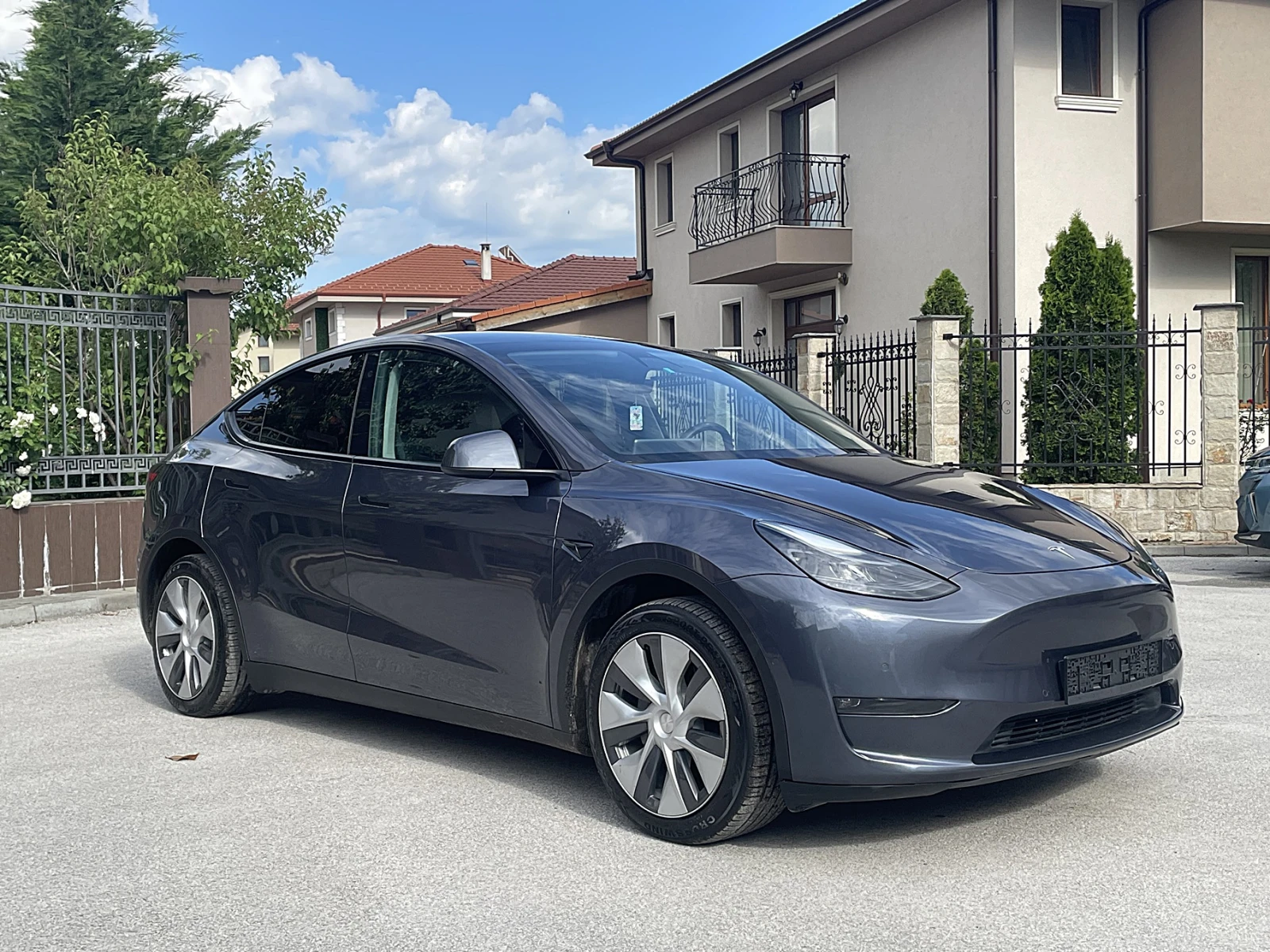 Tesla Model Y Long Range 4x4 Европейска Гаранция, снимка 3 - Автомобили и джипове - 54640376