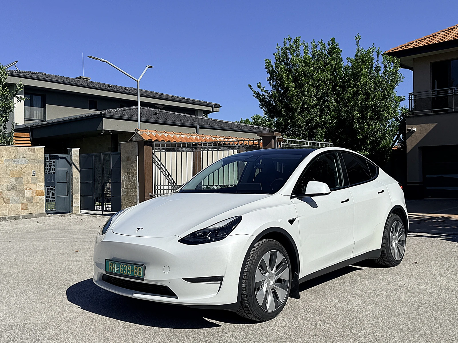 Tesla Model Y Long Range 4x4 Европейска Гаранция