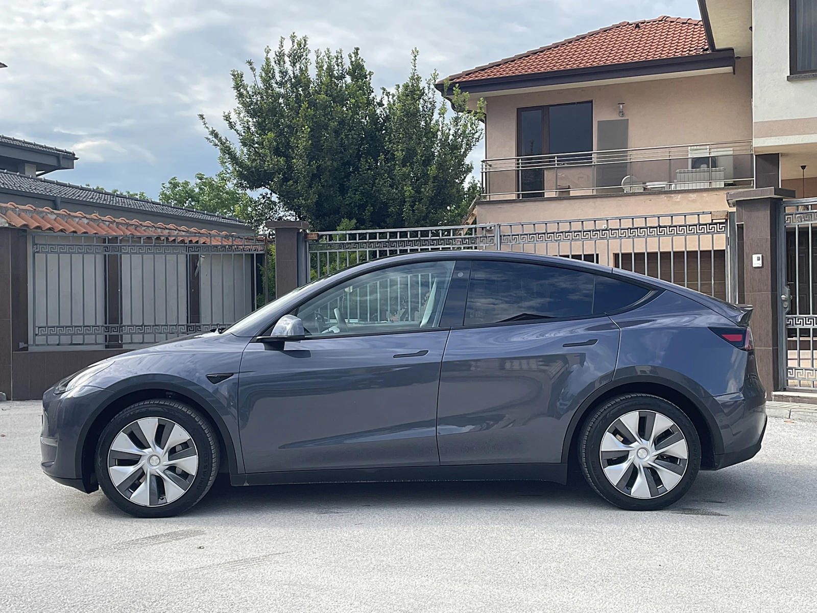 Tesla Model Y Long Range 4x4 Европейска Гаранция, снимка 4 - Автомобили и джипове - 54640376