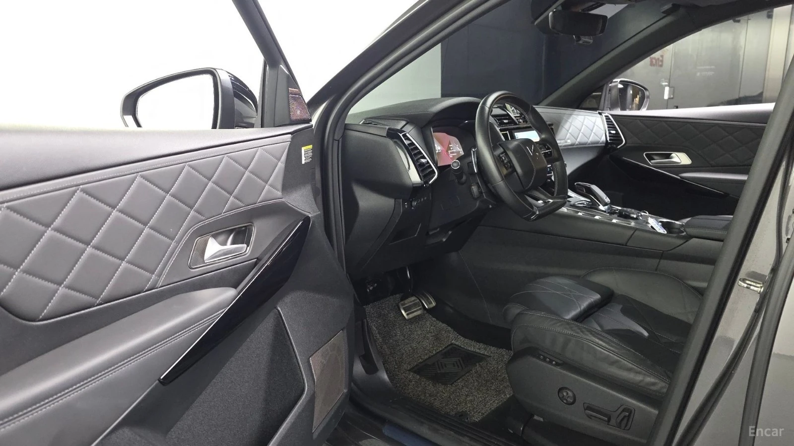 Citroen DS7 2.0BlueHDI* GrandChic* ПОДГРЕВ* 360* ШИБИДАХ* , снимка 9 - Автомобили и джипове - 55644610