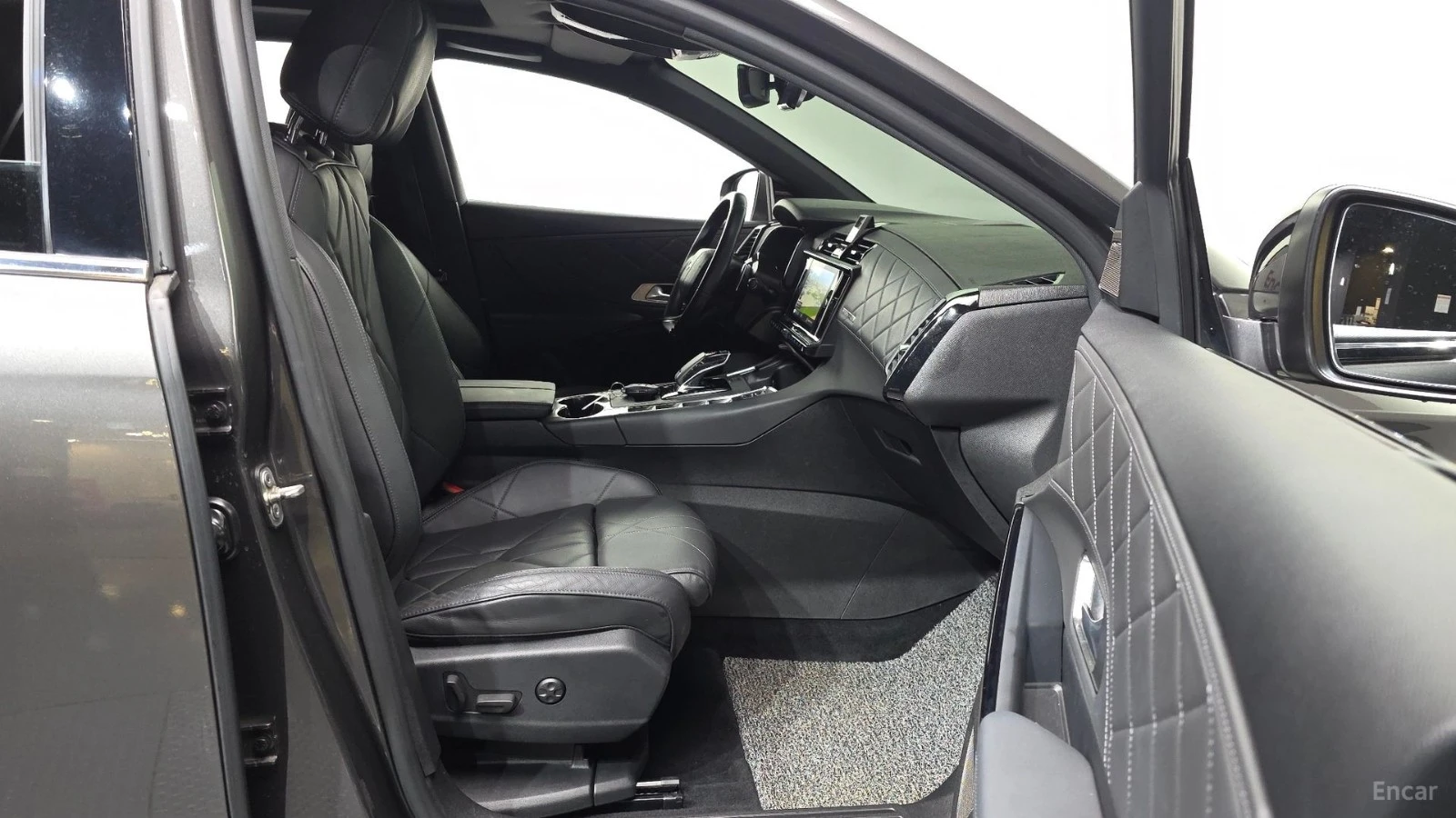 Citroen DS7 2.0BlueHDI* GrandChic* ПОДГРЕВ* 360* ШИБИДАХ* , снимка 10 - Автомобили и джипове - 55644610