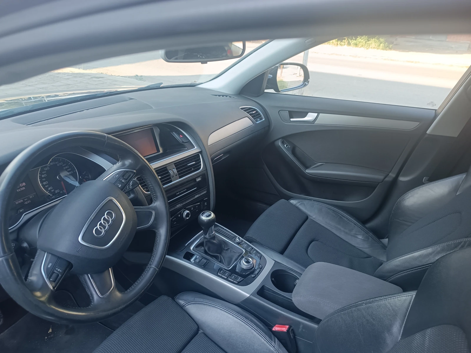 Audi A4 B 8.5, снимка 14 - Автомобили и джипове - 55681176