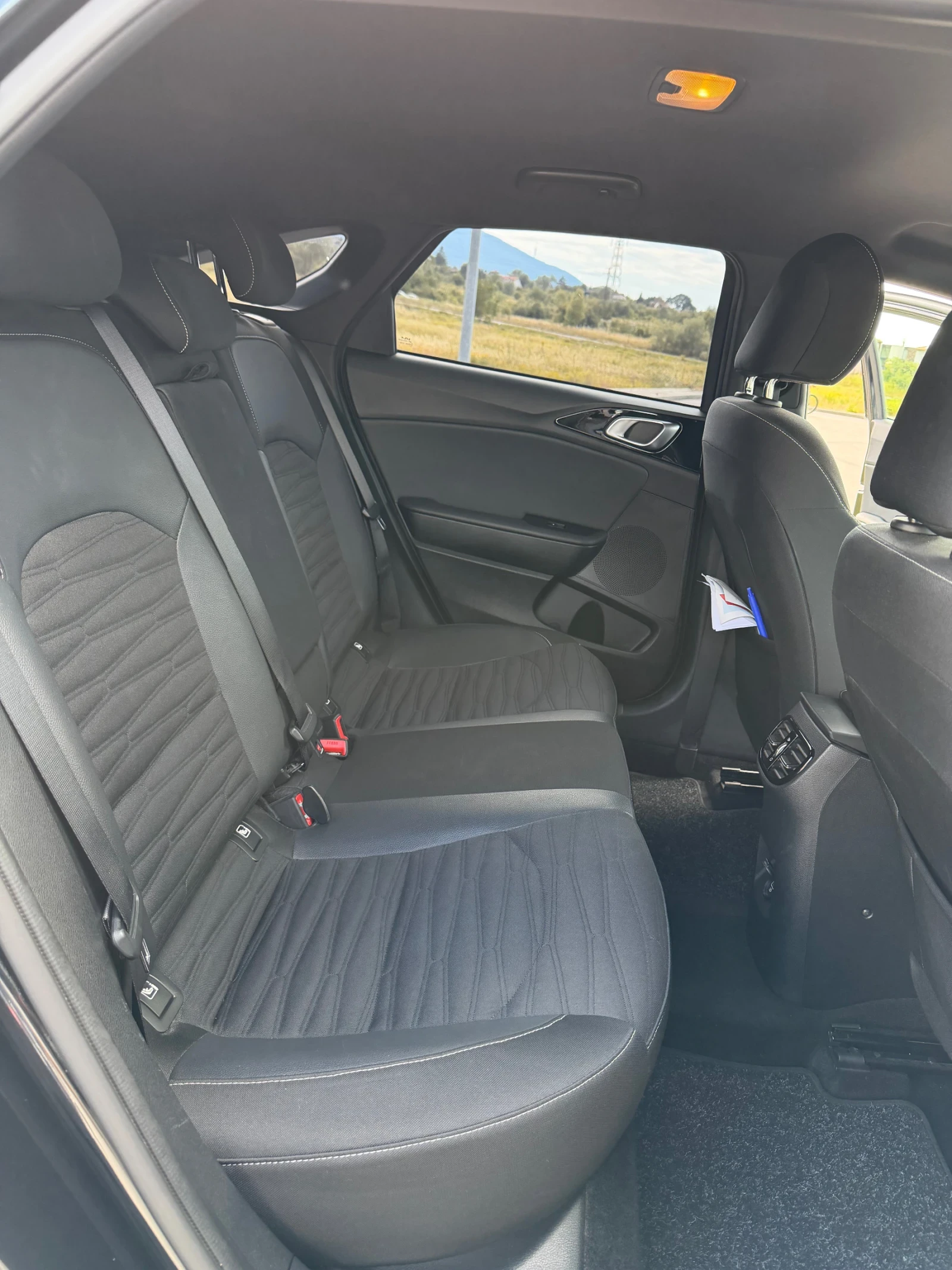 Kia Pro ceed ГАРАНЦИЯ ДО 08.2029 | КУПУВАНА НОВА ОТ KIA БЪЛГАРИ, снимка 11 - Автомобили и джипове - 55875289