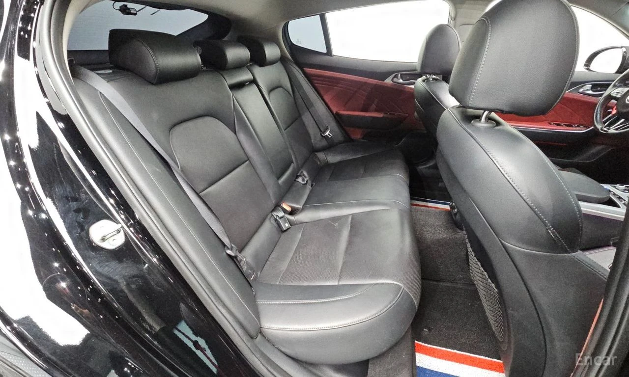 Kia Stinger 2.0* TURBO* ПОДГРЕВ* ОБДУХВАНЕ* КАМЕРА* КЕЙЛЕС* , снимка 15 - Автомобили и джипове - 56234260
