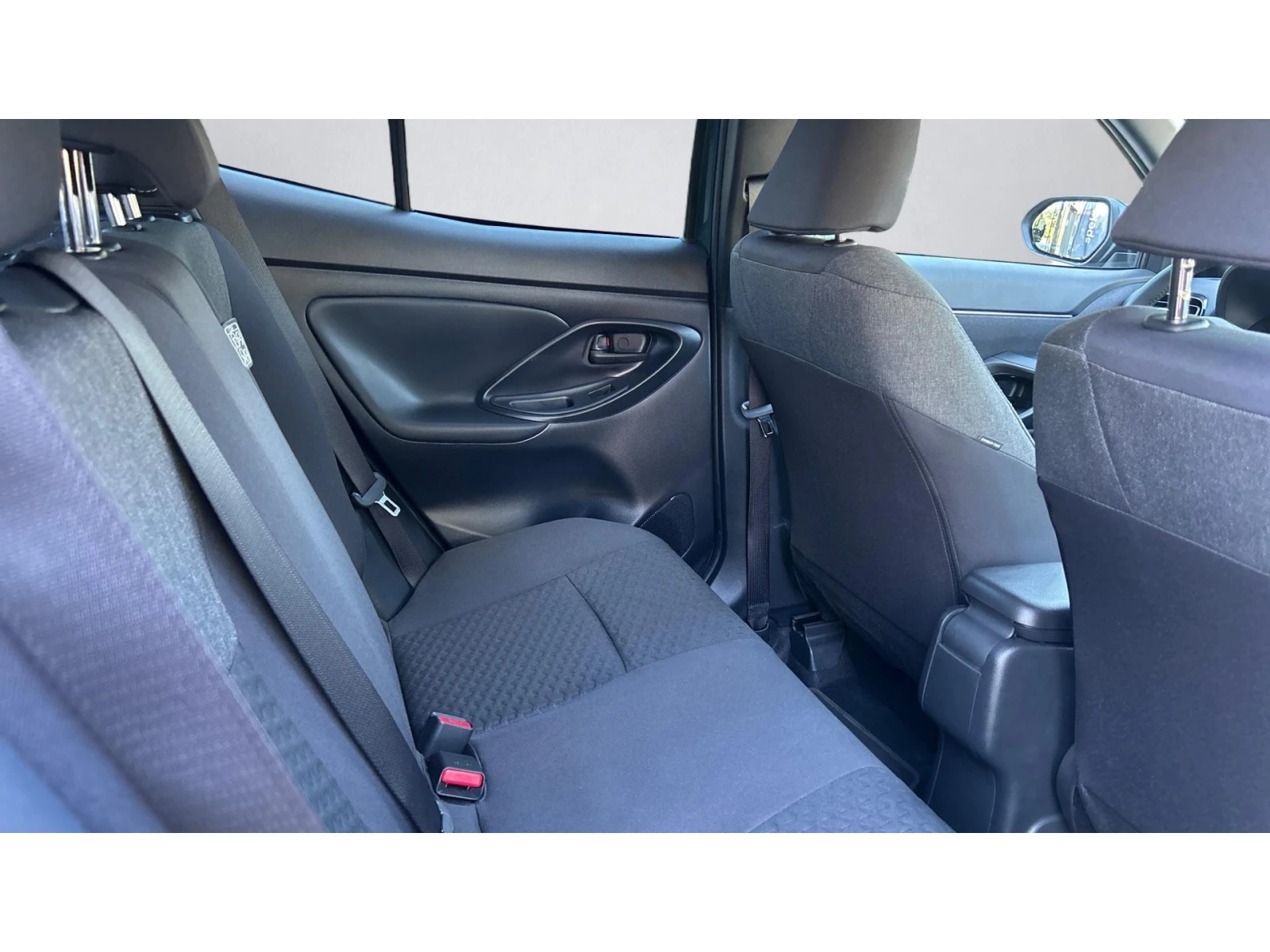 Toyota Yaris Cross ������� ������ �� 330   | Mobile.bg � ����������� 7