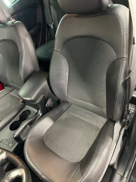 Hyundai IX35 4x4, снимка 10 - Автомобили и джипове - 53641774