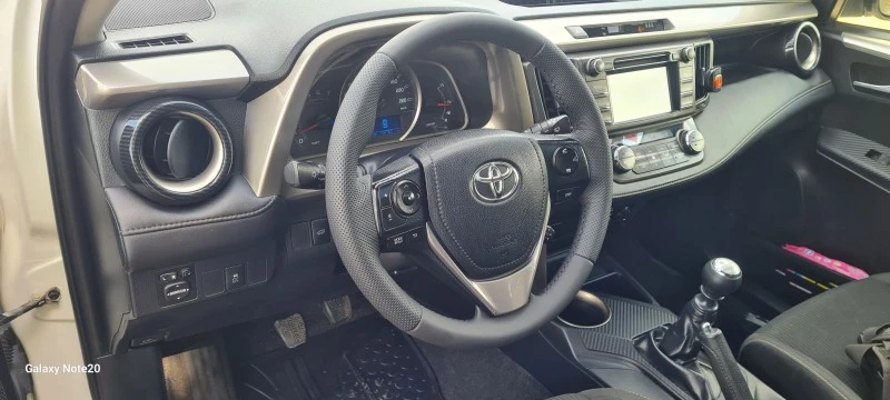 Toyota Rav4 2.0 D4D, снимка 11 - Автомобили и джипове - 45752851