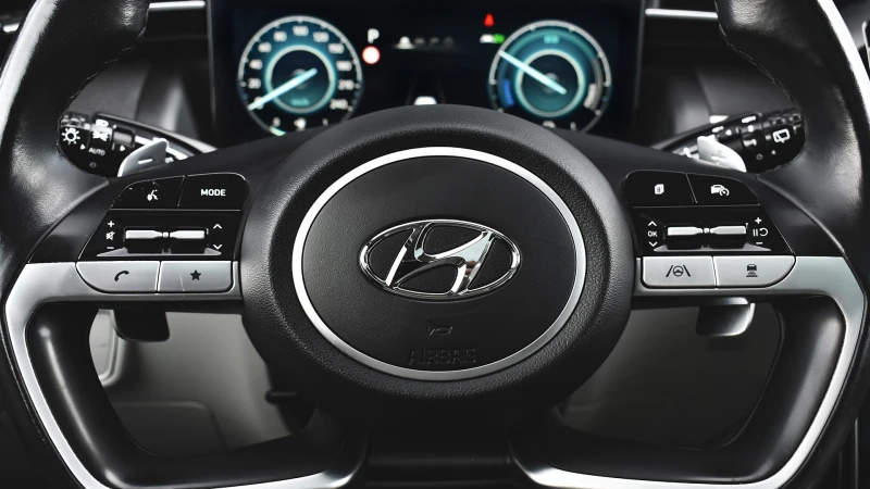 Hyundai Tucson 1.6 T-GDi PREMIUM Plug-in Hybrid 4x4 Automatic, снимка 9 - Автомобили и джипове - 49447114