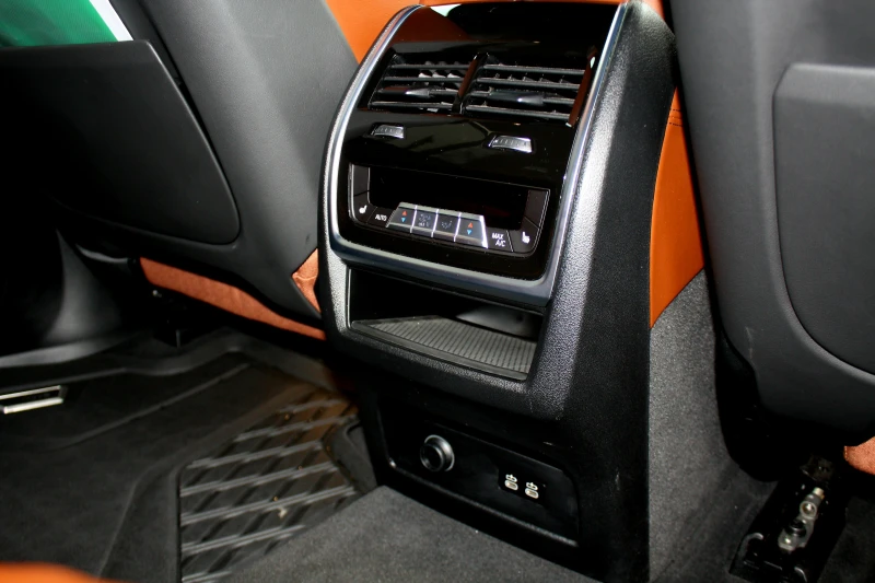 BMW X7 4.0D, снимка 13 - Автомобили и джипове - 53447146