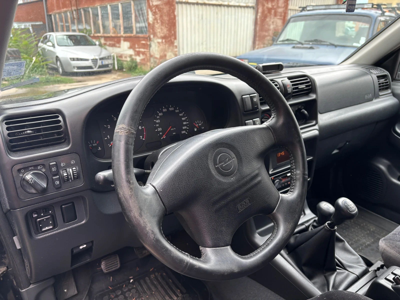 Opel Frontera 2.2 16v - изображение 4