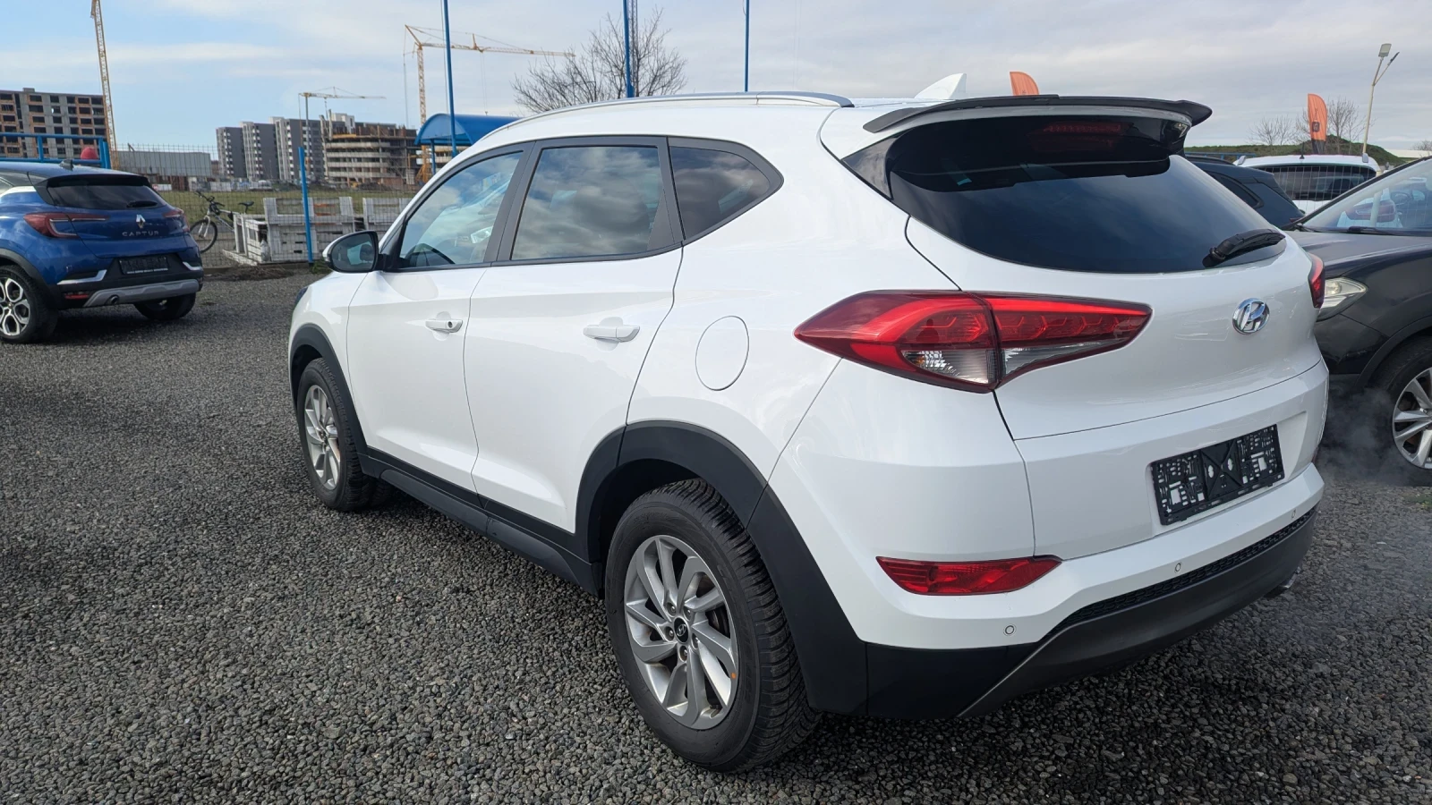 Hyundai Tucson 2.0 CRDI 4x4 Automatic  - изображение 6