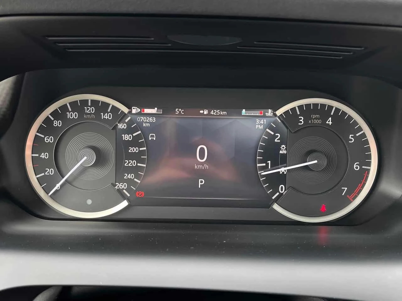 Land Rover Discovery Sport | R Dynamic SE | ПОДГРЕВ | ПАНОРАМА | , снимка 8 - Автомобили и джипове - 54452740