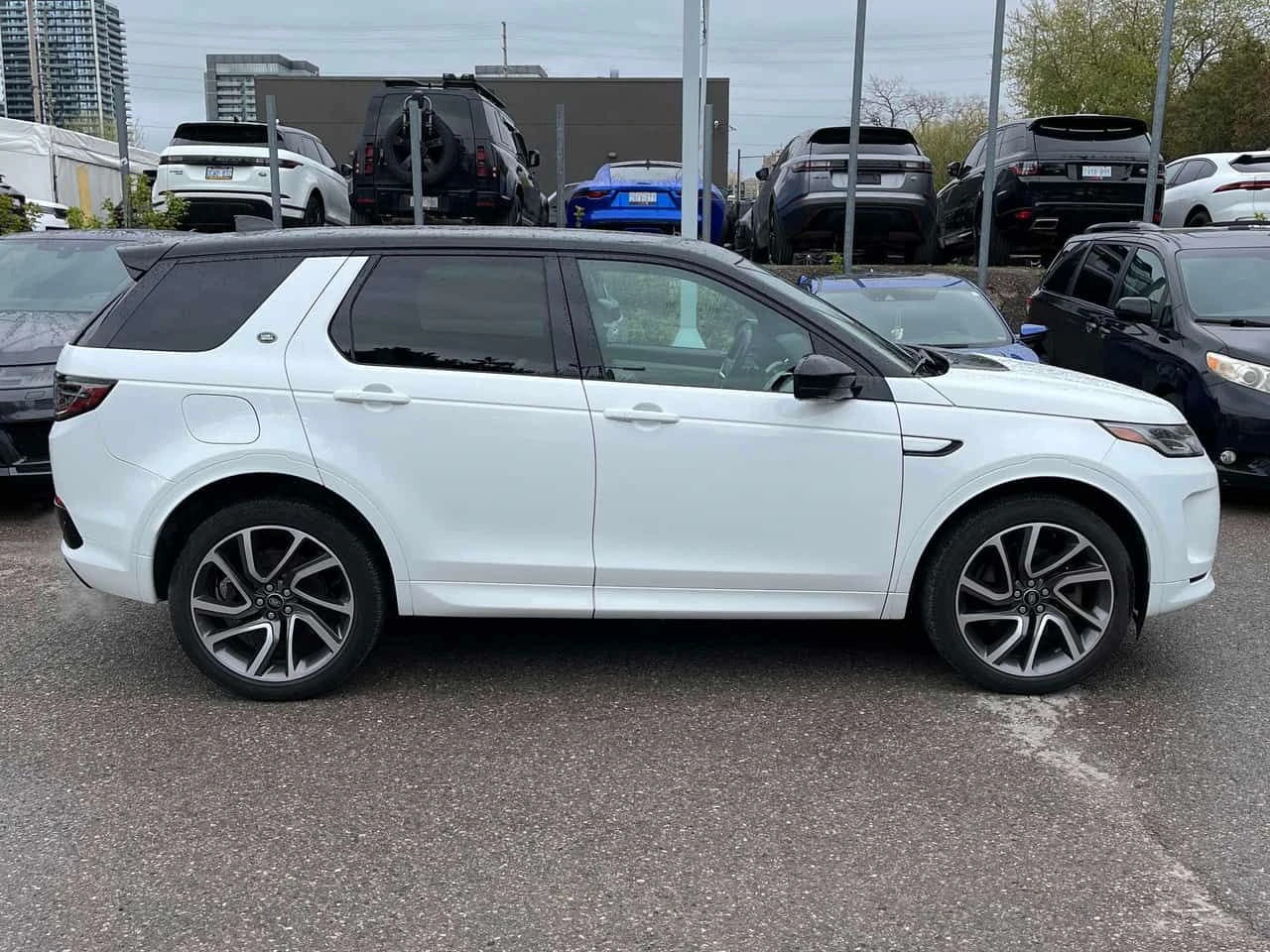 Land Rover Discovery Sport | R Dynamic SE | ПОДГРЕВ | ПАНОРАМА | , снимка 3 - Автомобили и джипове - 54452740