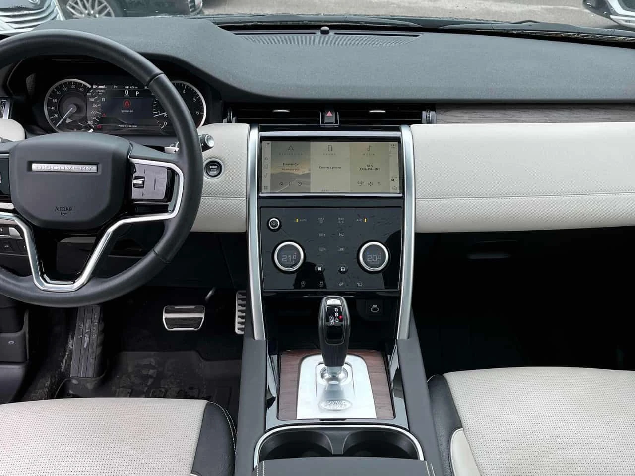 Land Rover Discovery Sport | R Dynamic SE | ПОДГРЕВ | ПАНОРАМА | , снимка 9 - Автомобили и джипове - 54452740