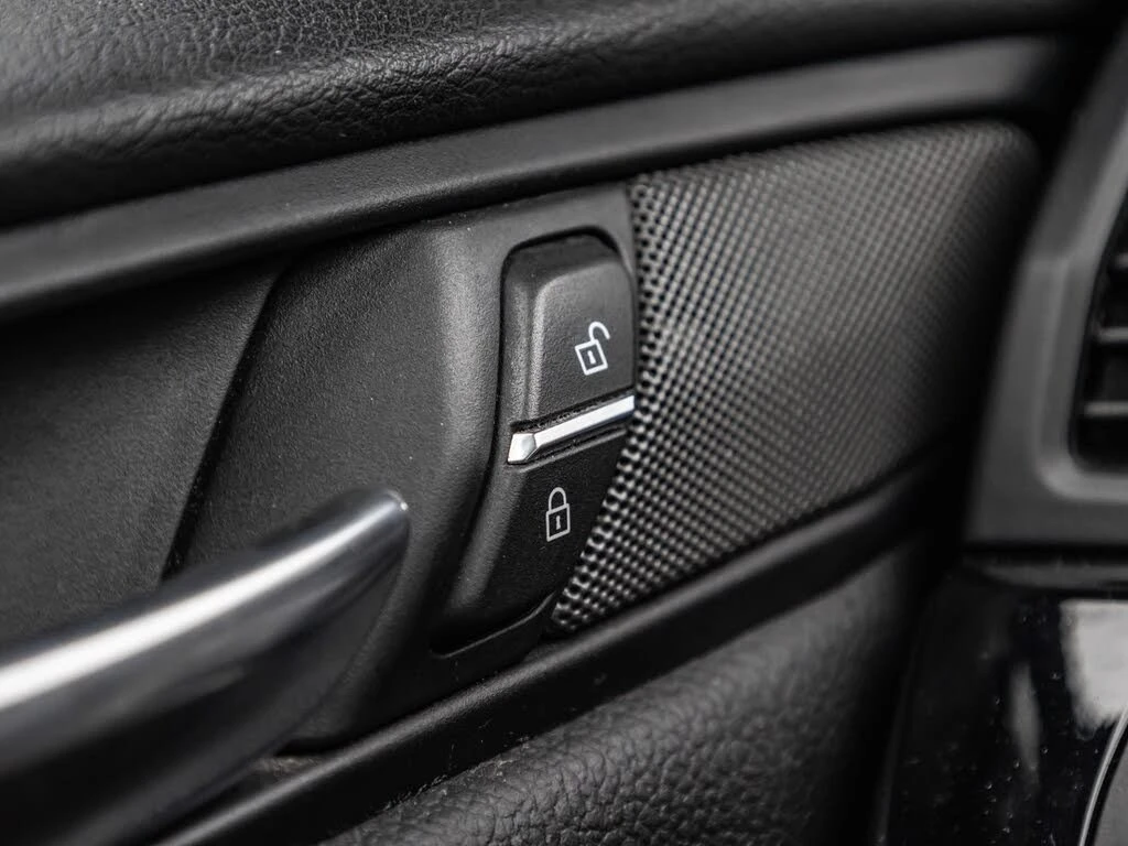 BMW X3 xDrive35i AWD* АвтоКредит * (Цена до БГ), снимка 15 - Автомобили и джипове - 55421010