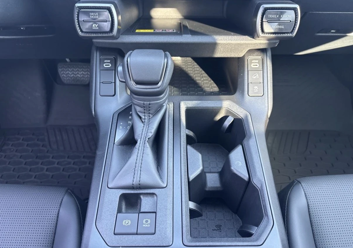 Toyota Rav4 XLE * AWD * НОВА * TOYOTA SAFETY SENSE 4.0 * , снимка 9 - Автомобили и джипове - 55430429