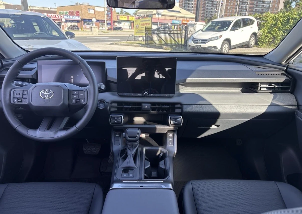 Toyota Rav4 XLE * AWD * НОВА * TOYOTA SAFETY SENSE 4.0 * , снимка 8 - Автомобили и джипове - 55430429