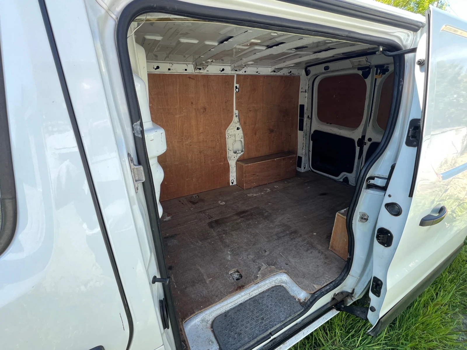 Renault Trafic ДЕСЕН ВОЛАН - изображение 9