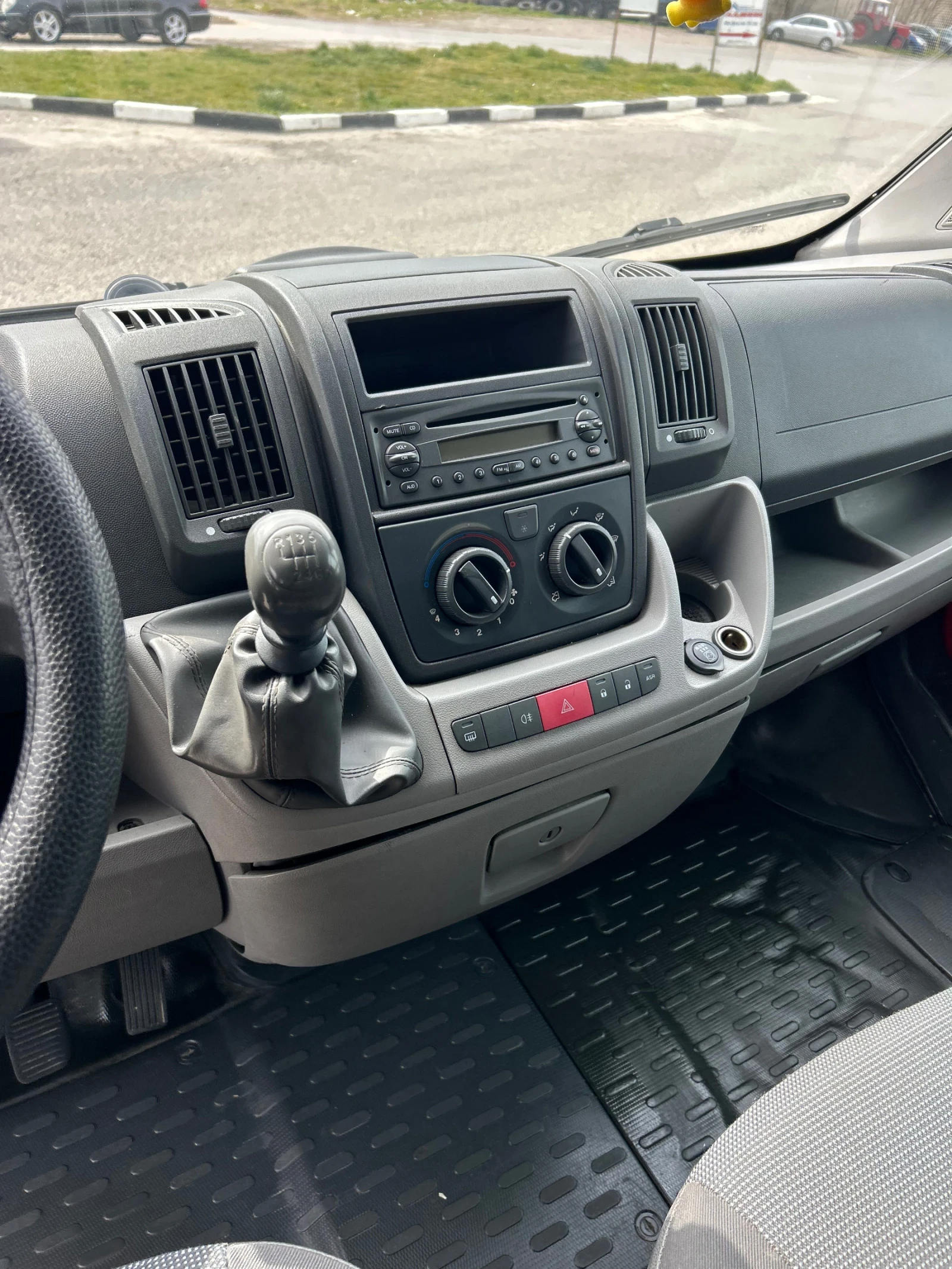 Peugeot Boxer 2.2HDI 120ps Пътнически ТОП, снимка 14 - Бусове и автобуси - 53925786