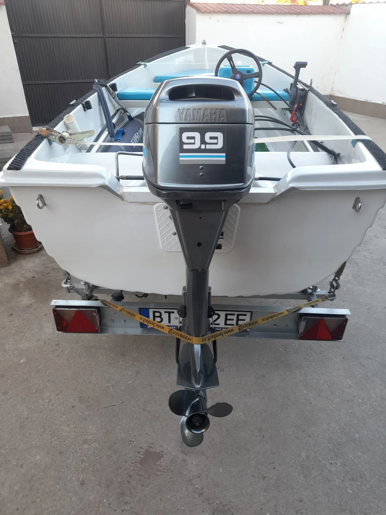 Извънбордов двигател Yamaha  9.9 к.с. 4 тактов стартер, алтернатор, щамбайн   - изображение 2
