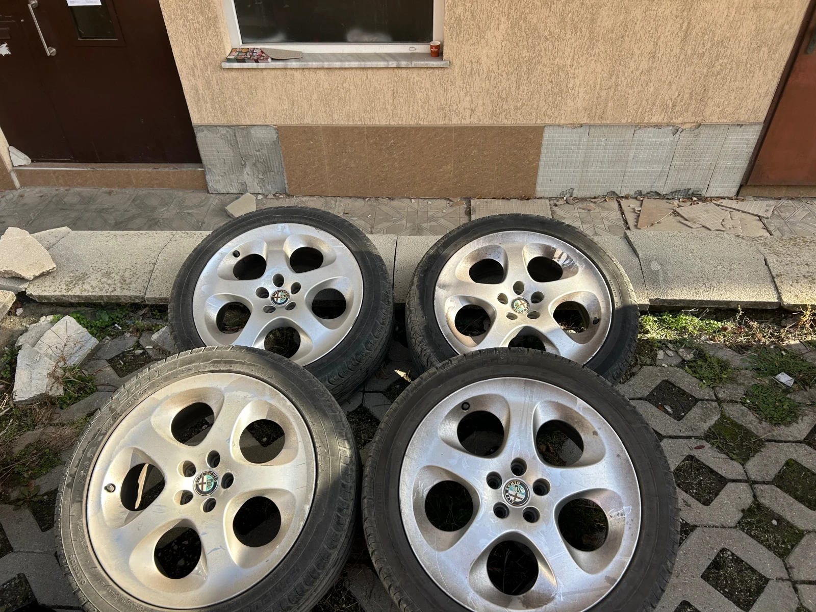 ���� � ������ 225/45R17 �� Alfa Romeo 147 | Mobile.bg � ����������� 2