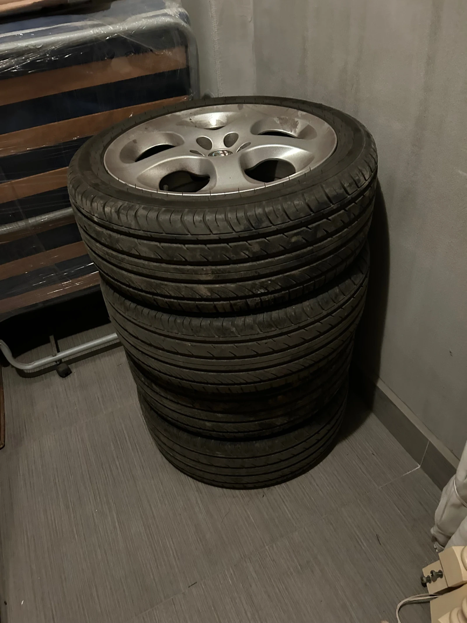 ���� � ������ 225/45R17 �� Alfa Romeo 147 | Mobile.bg � ����������� 1