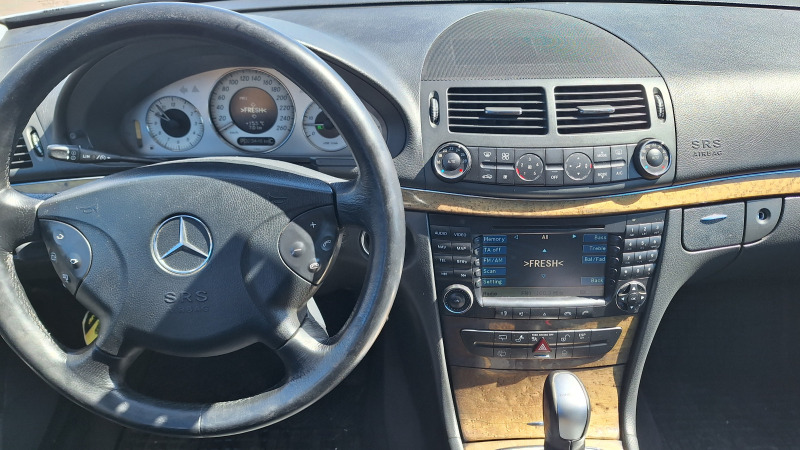 Mercedes-Benz E 320 3.2, снимка 6 - Автомобили и джипове - 45799320