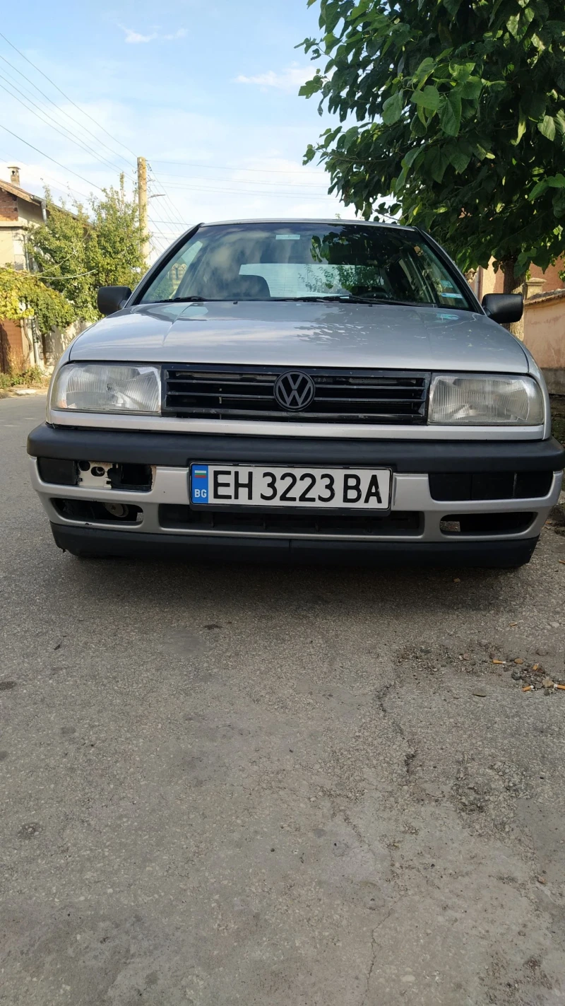 VW Vento, снимка 1 - Автомобили и джипове - 47358831