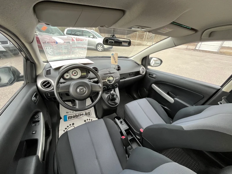 Mazda 2 1.3i Clima, снимка 13 - Автомобили и джипове - 48537071