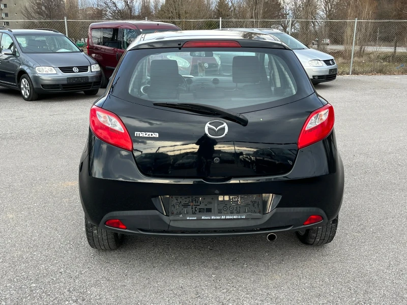 Mazda 2 1.3i Clima, снимка 4 - Автомобили и джипове - 48537071