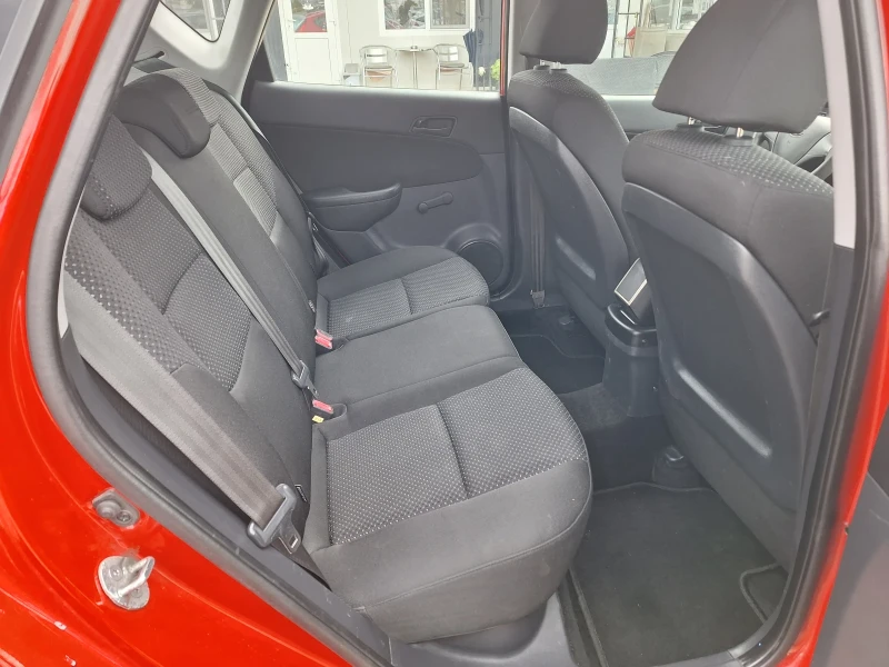 Hyundai I30 1.4 i, снимка 12 - Автомобили и джипове - 49814840